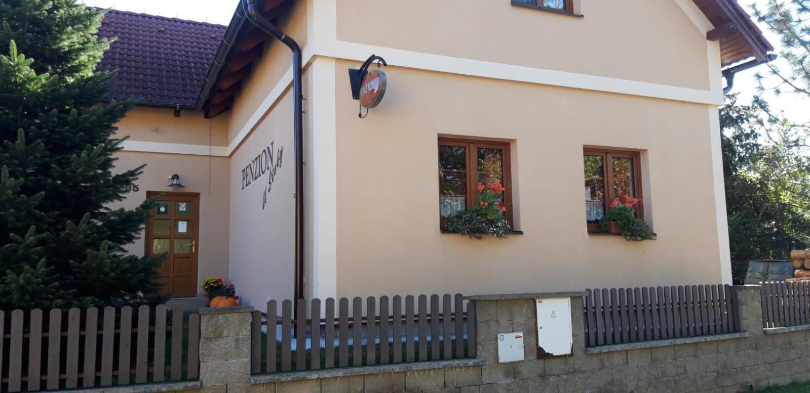 Penzion U Stoly Usilne Bagian luar foto